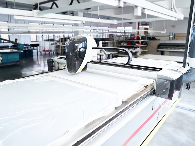 Automatic Clothes Cutting Machine