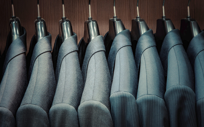 Choose the Best Material for Men's Suits